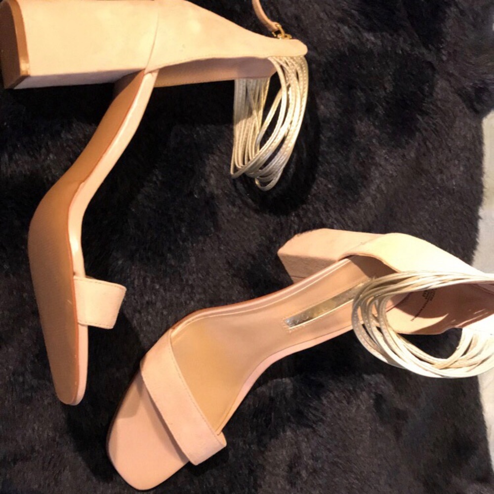 US size 9 1/2 Audrey Brooke Blush Pink heels
